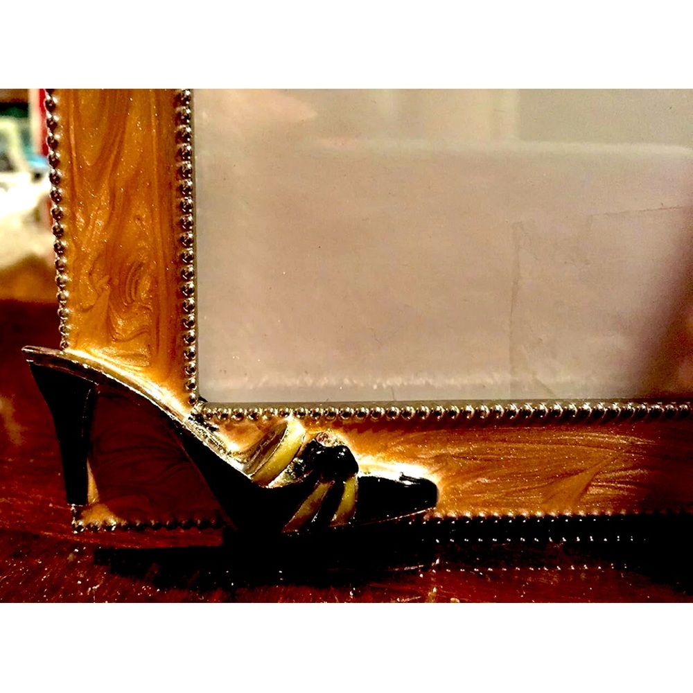 Treasured Memories By Ganz Enameled Picture/Photo Frame 3.5"x5" w/High Heel